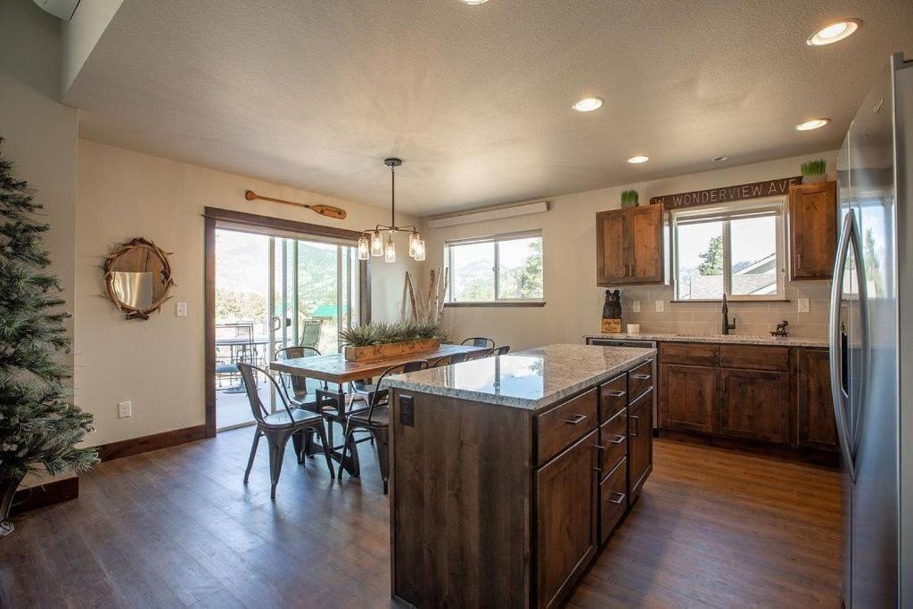 The Getaway,hot Tub, Ac, 2miles From Rmnp Apartment Estes Park