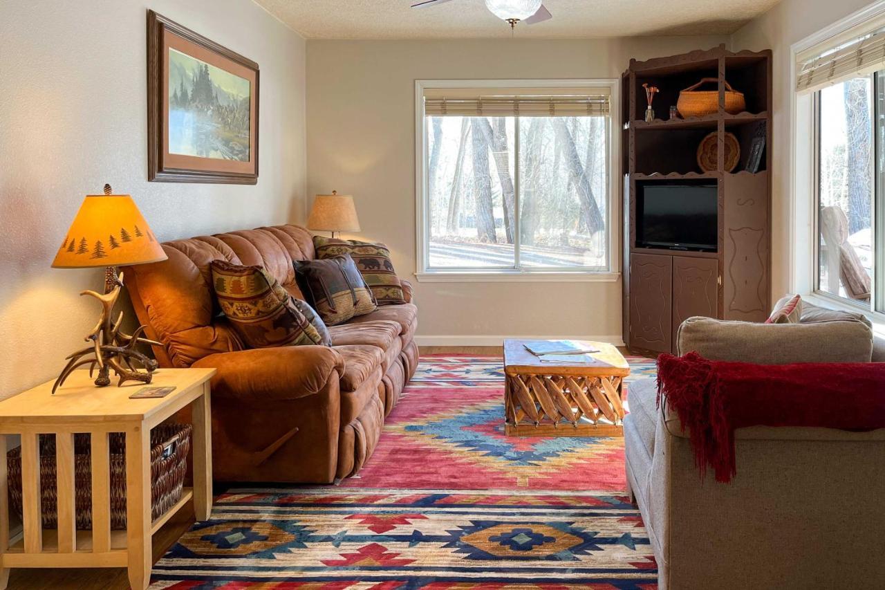 Holiday home Peaceful Hideaway Only 1 Mi To Downtown! *