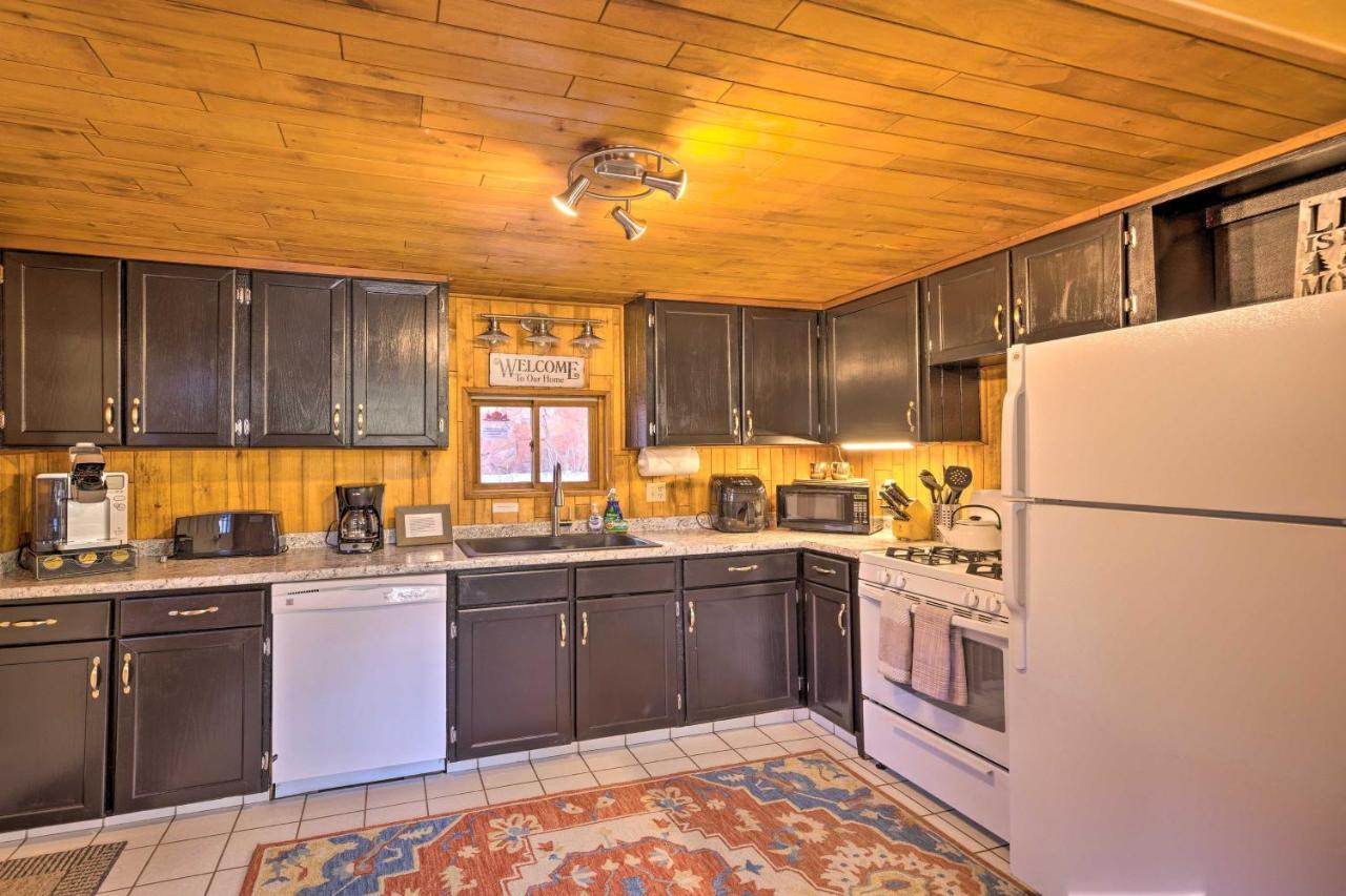 Cozy Co Rocky Mountain Retreat Near Pikes Peak!