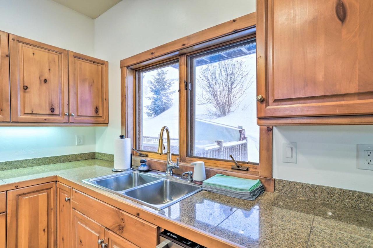 House With Hot Tub And Ac - Shuttle To Skiing! *