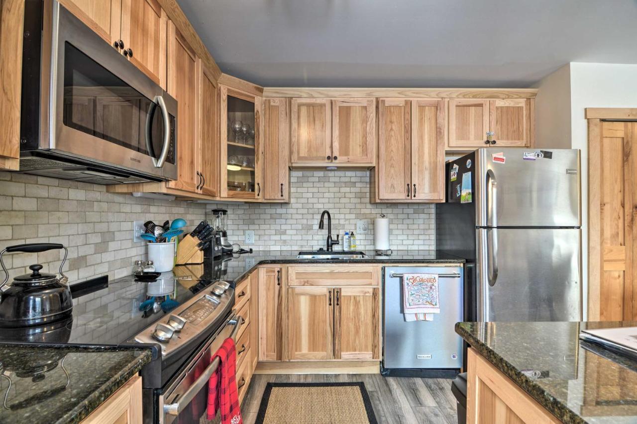Cozy Mountain Getaway With Shuttle Access!