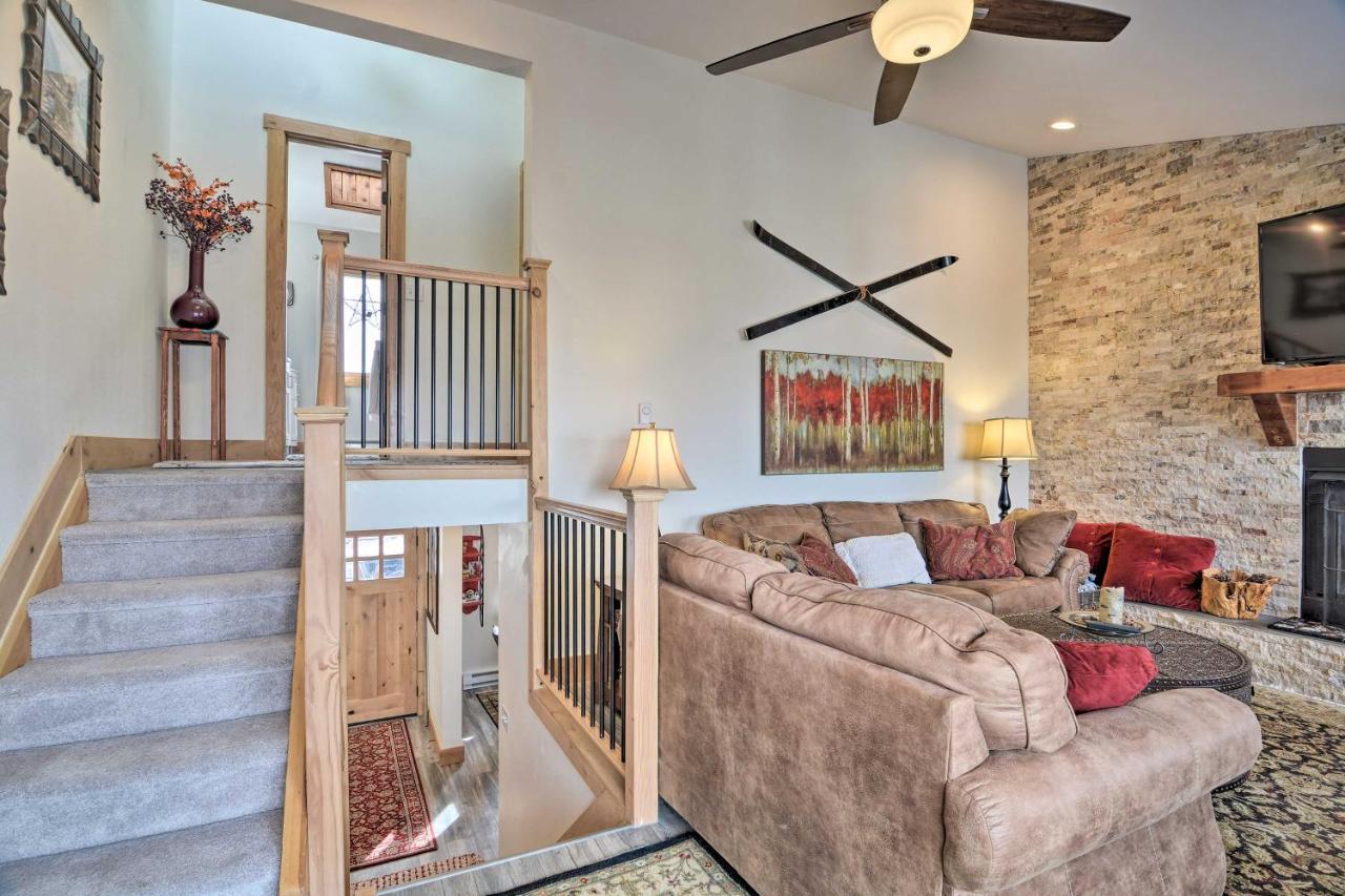 Cozy Mountain Getaway With Shuttle Access!