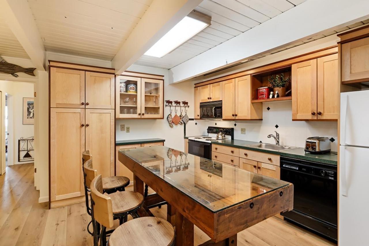 Chateau Dumont Unit 2, With Central, Downtown Location Aspen