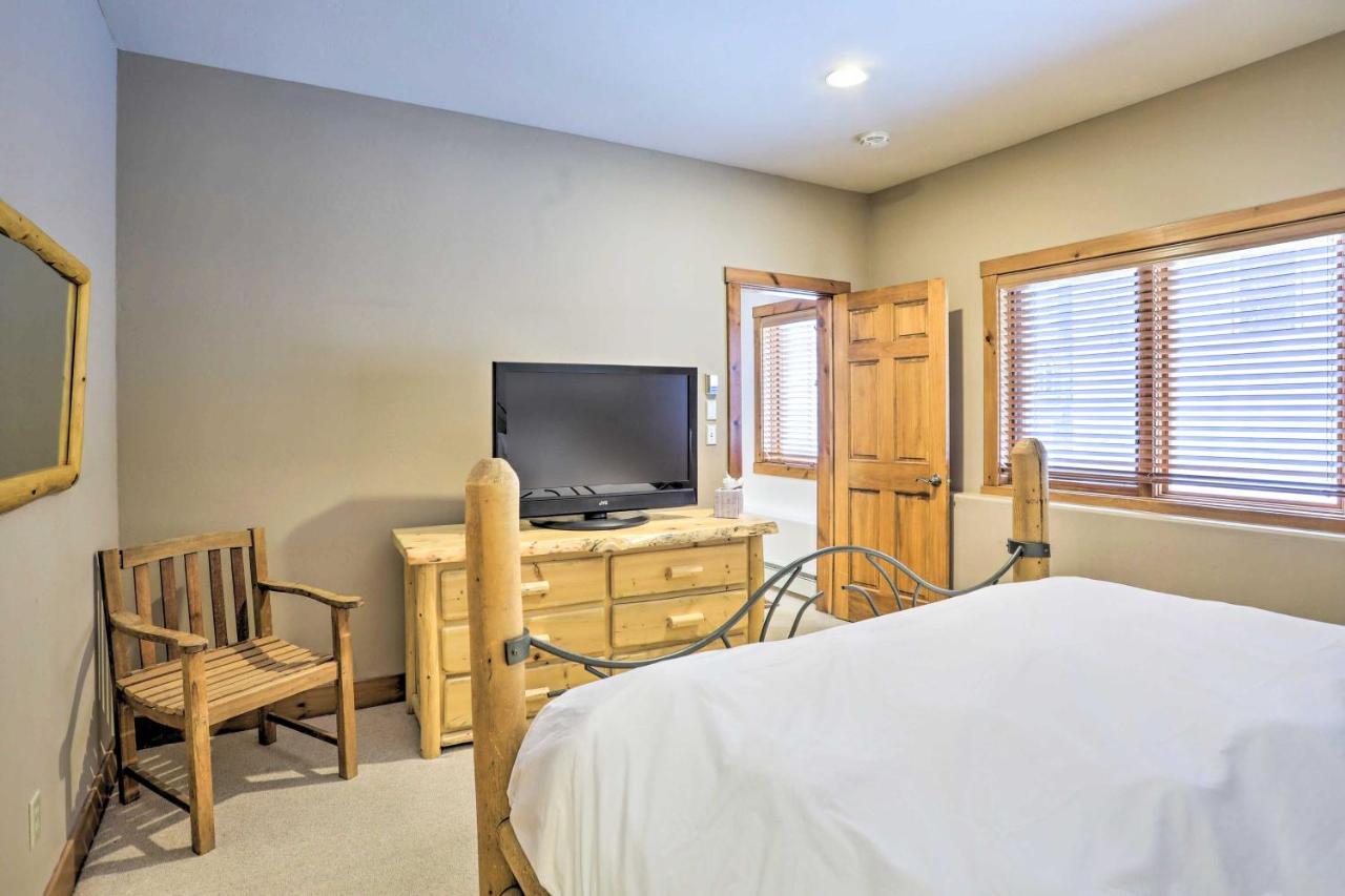 Casa de férias House With Hot Tub And Ac - Shuttle To Skiing!
