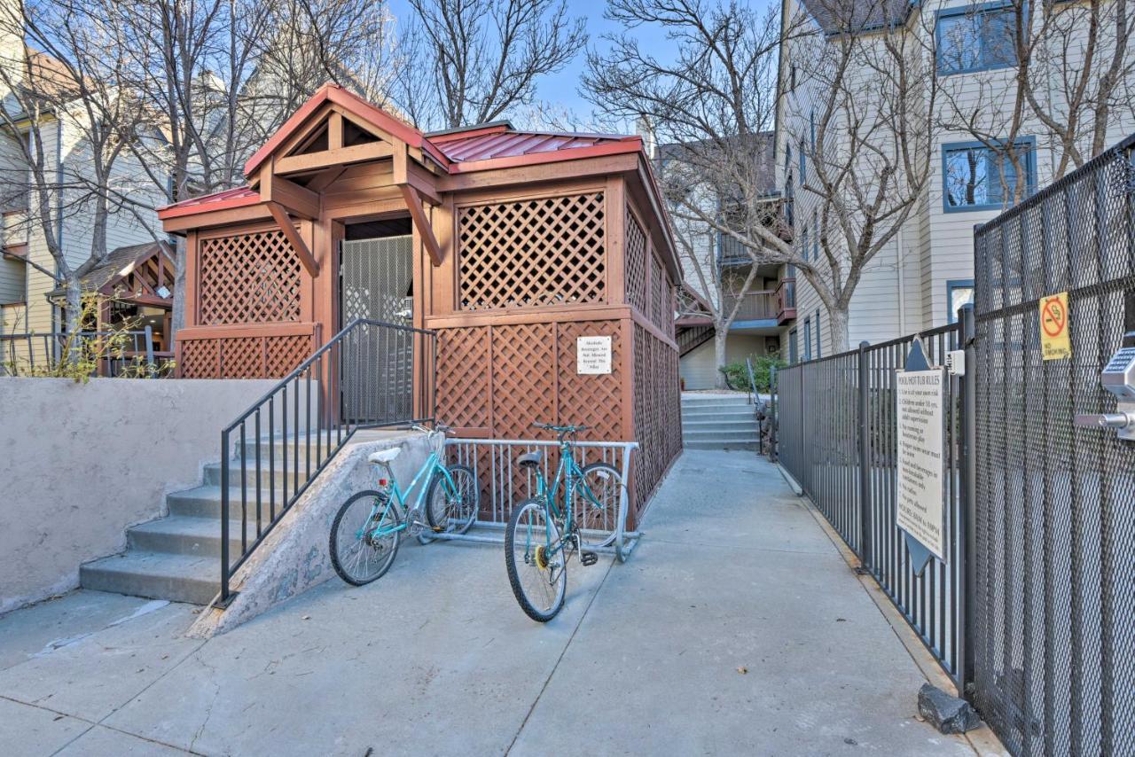Apartment Charming With Patio! Greenwood Village