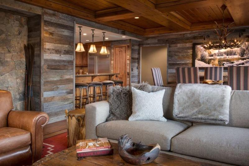 Apartment Bachelor Gulch Ritz-carlton 2 Bedroom Mountain With In, Out Access, Hot Tub, And Full Service