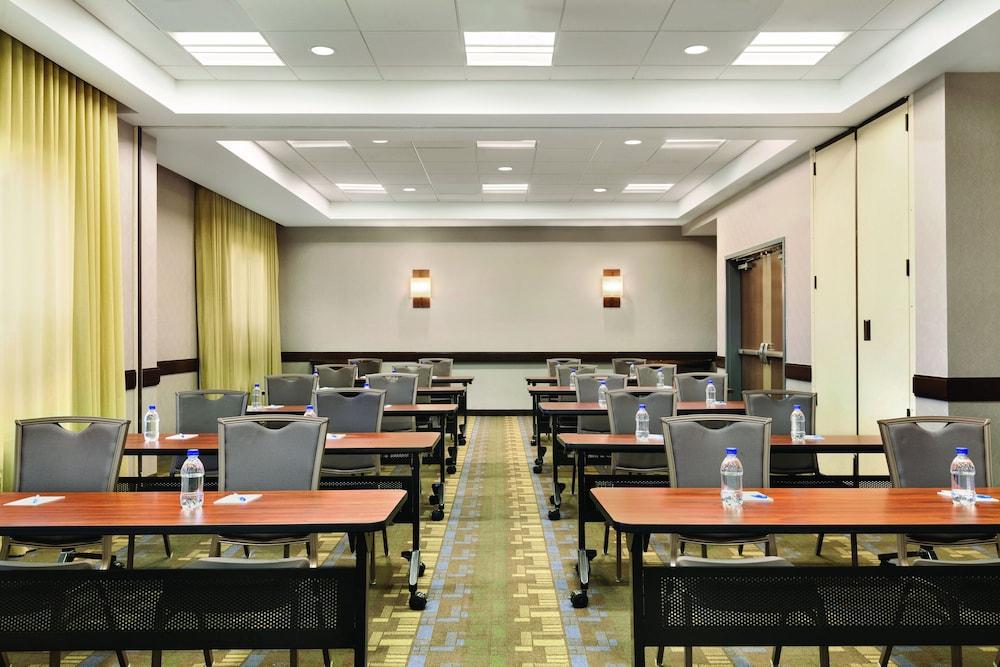 Hyatt House Airport Hotel