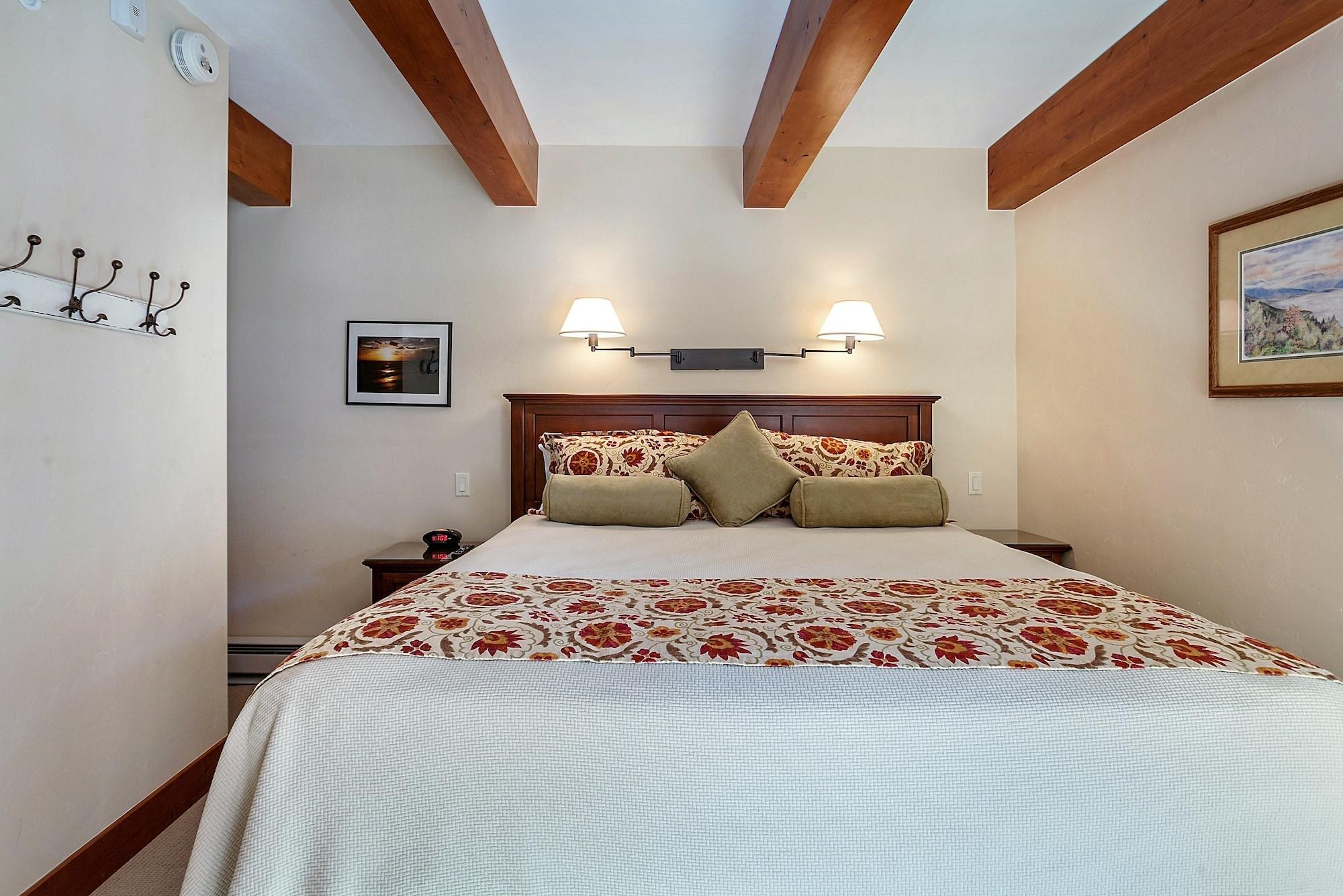 Antlers At Hotel 3*