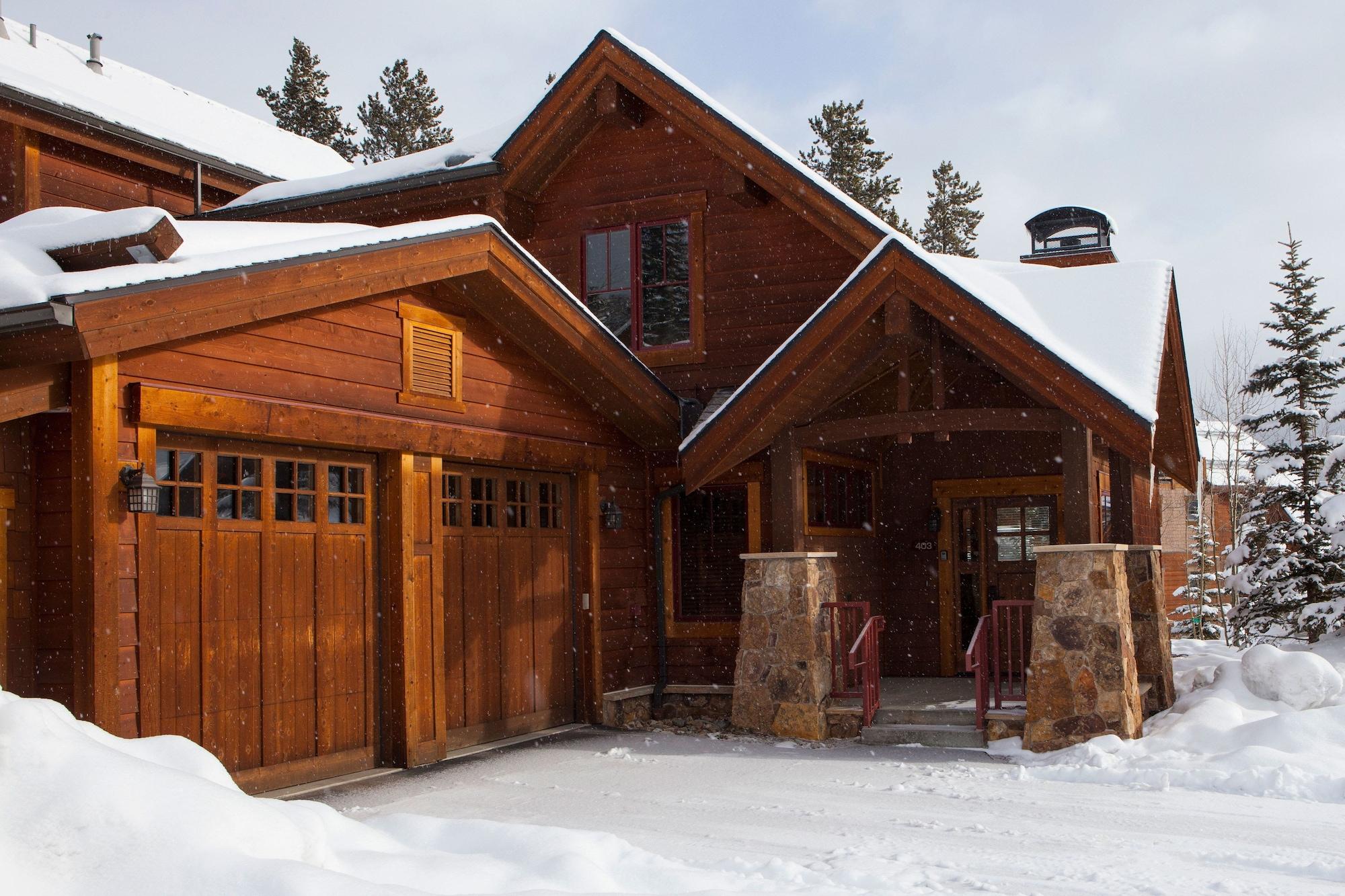 Lodge Mountain Thunder