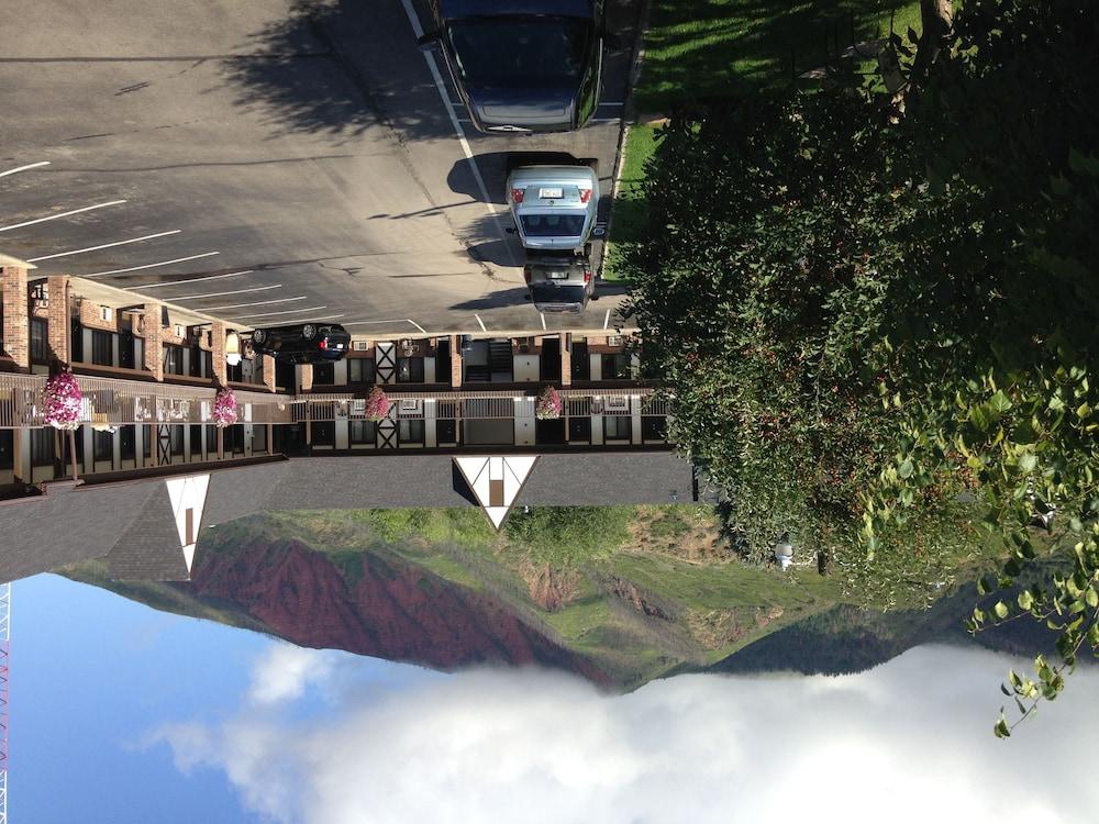 Motel Silver Spruce 2*