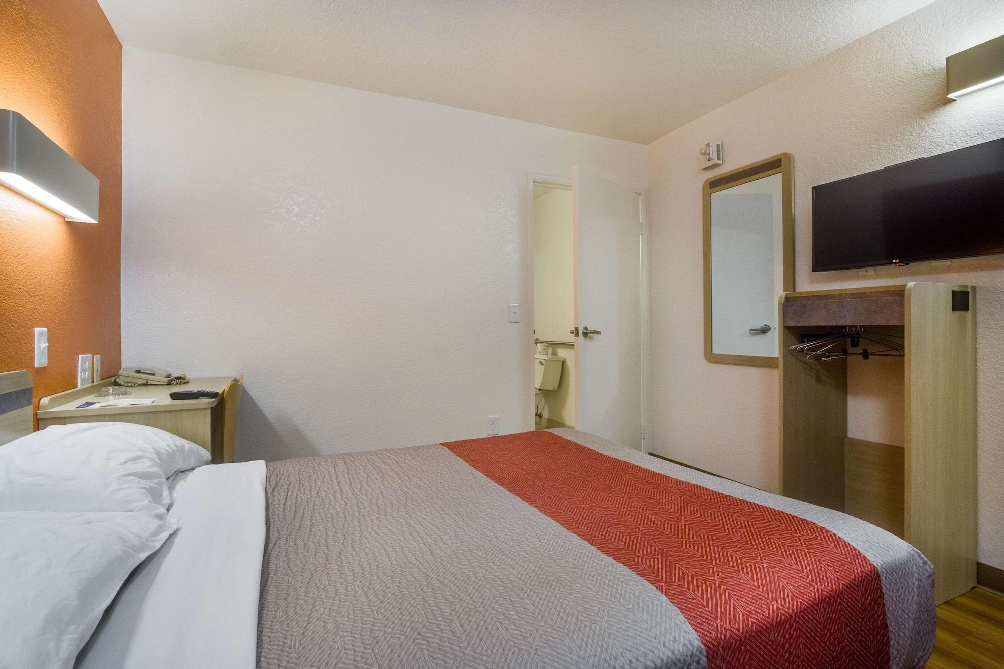 Inn Park By Radisson, Lakewood