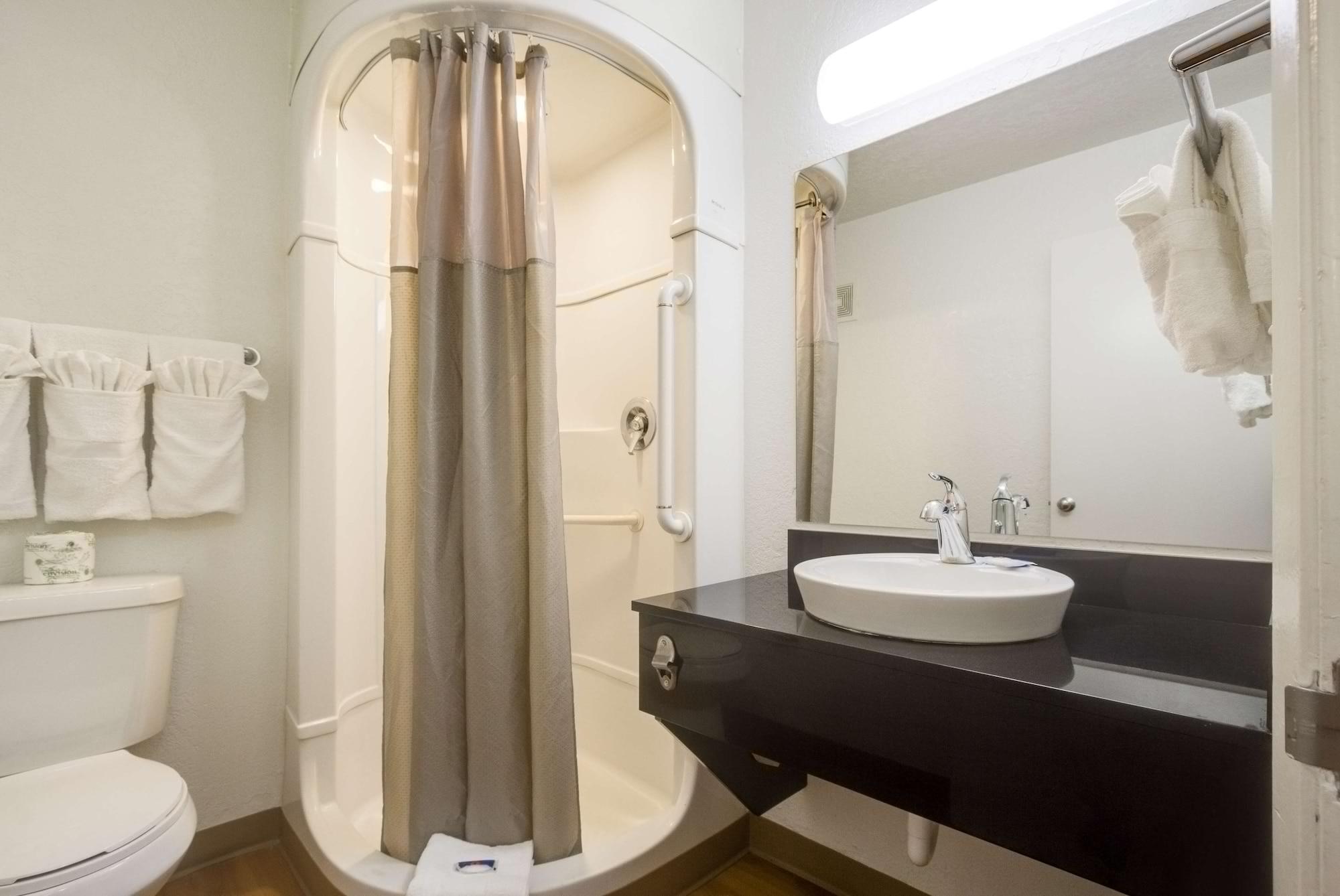 Inn Park By Radisson, Lakewood