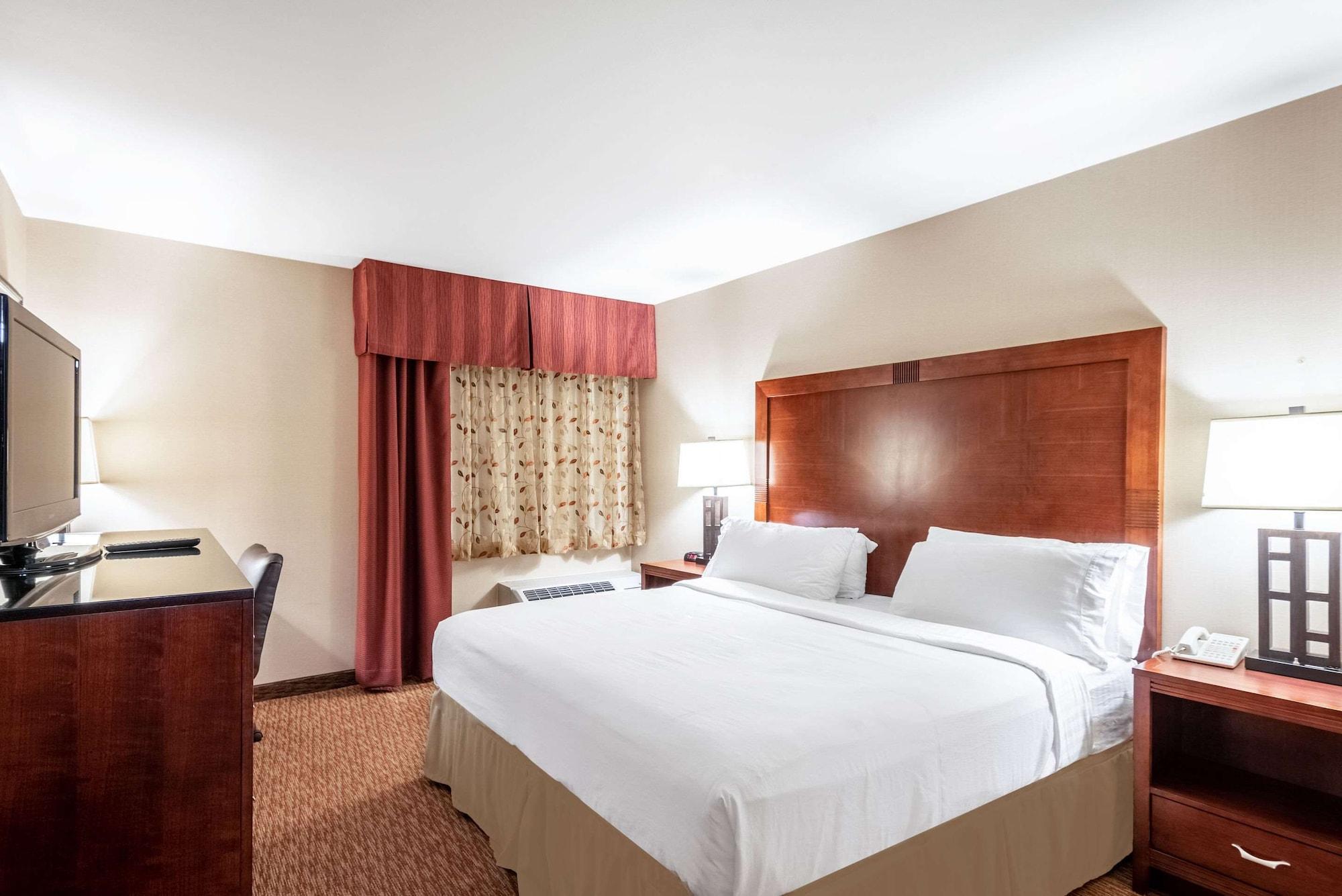 The Grand Hotel, Ascend Collection Hotel 3*