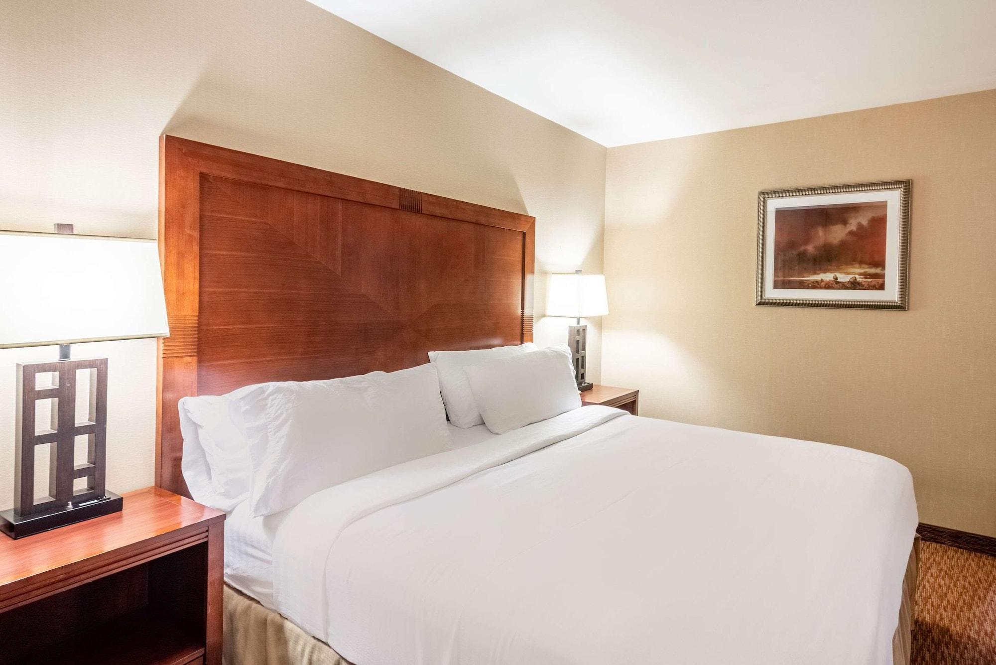The Grand Hotel, Ascend Collection 3* Frisco