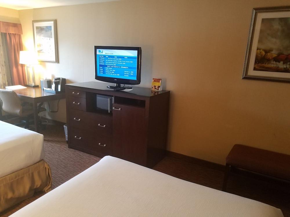 The Grand Hotel, Ascend Collection Hotel Frisco