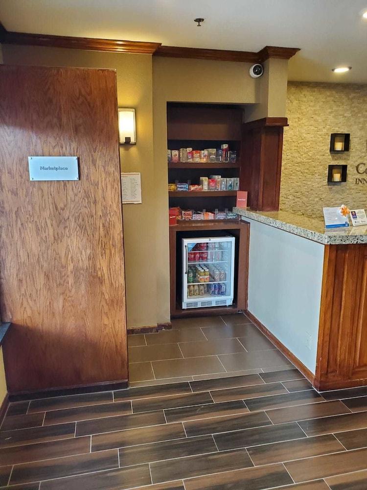 Hotel Comfort & 3*