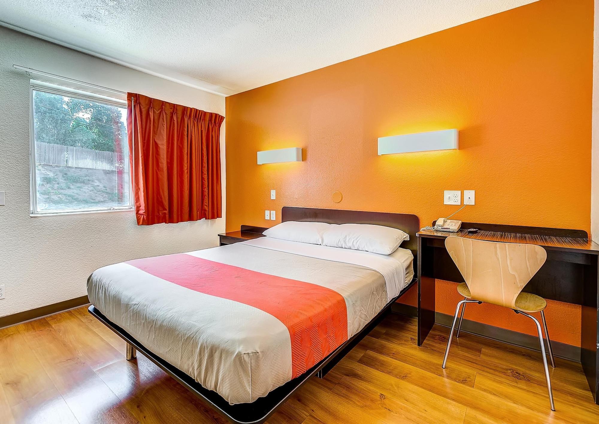 Inn Park By Radisson, Thornton
