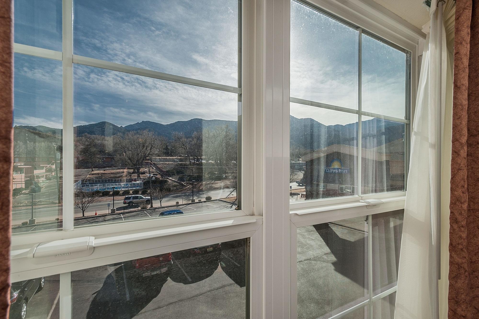 Days By Wyndham Hotel Manitou Springs