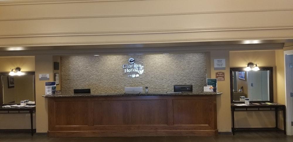 Inn Quality And Conference Center Downtown 3*