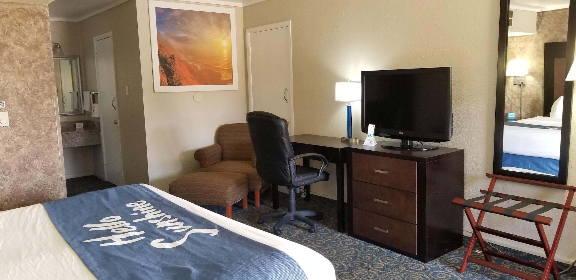 Days & By Wyndham Hotel Trinidad