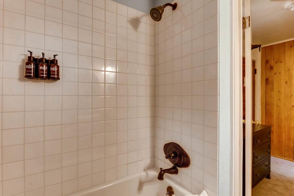 Lodge Tip By