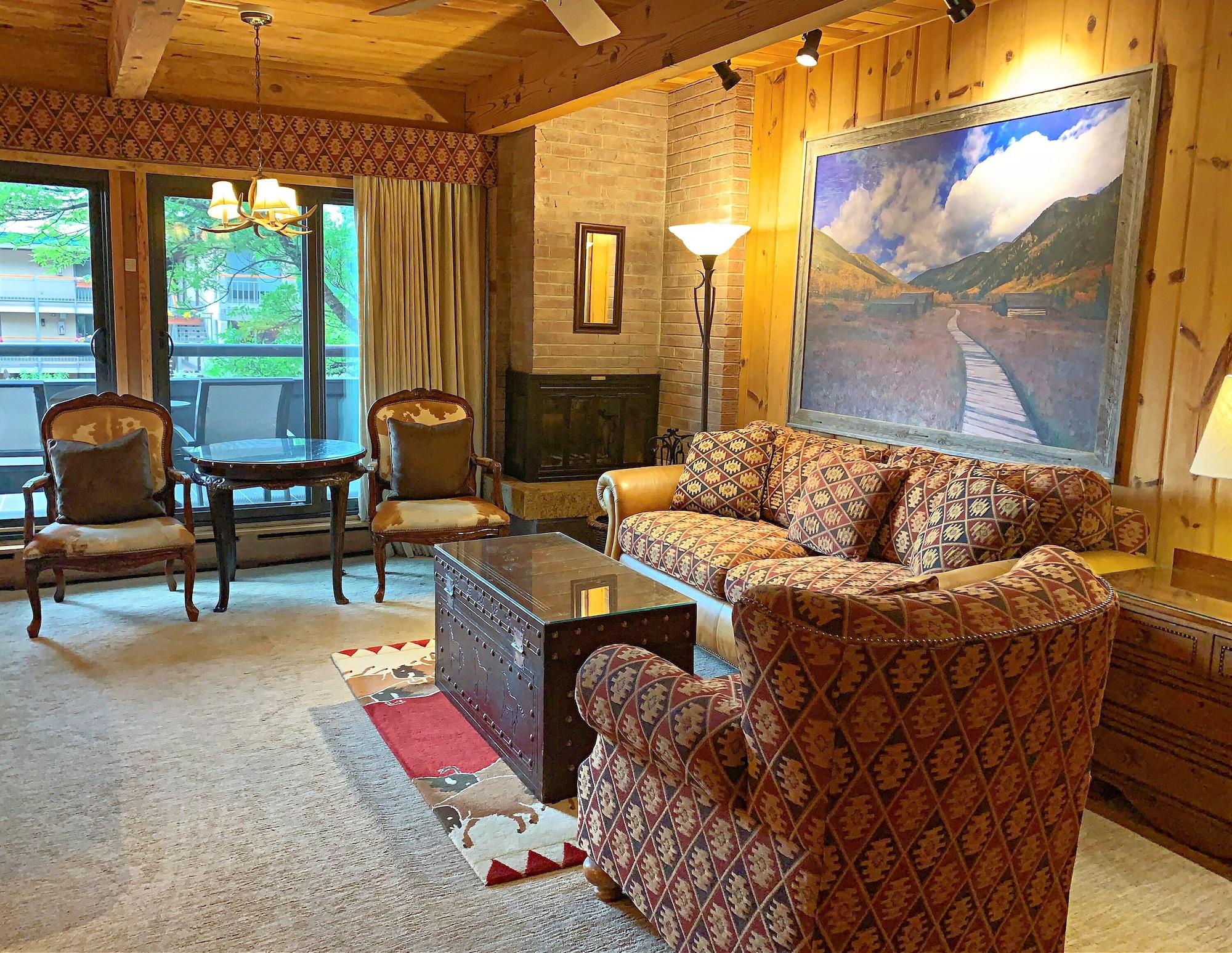 Hotel Square Condominium Aspen