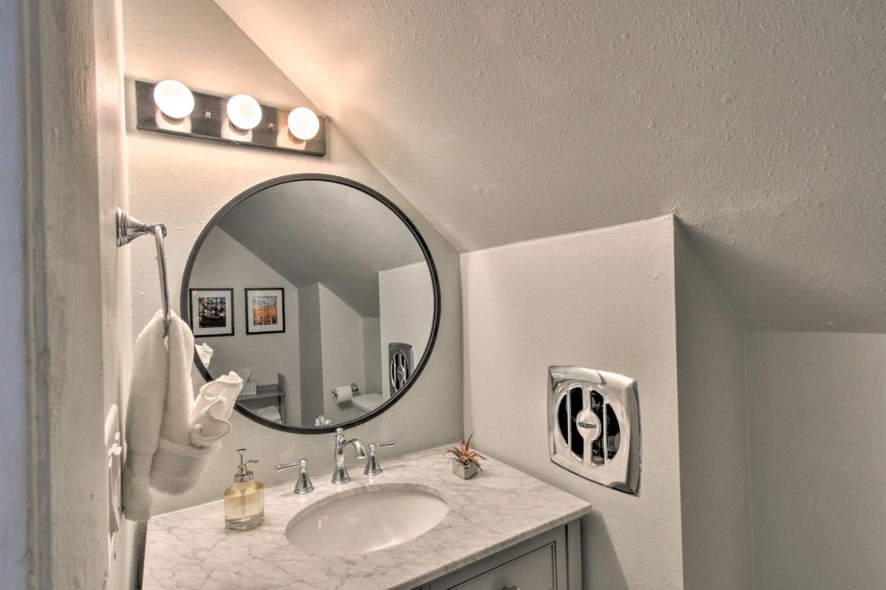 Holiday home Getaway About Half Mi To Downtown! *