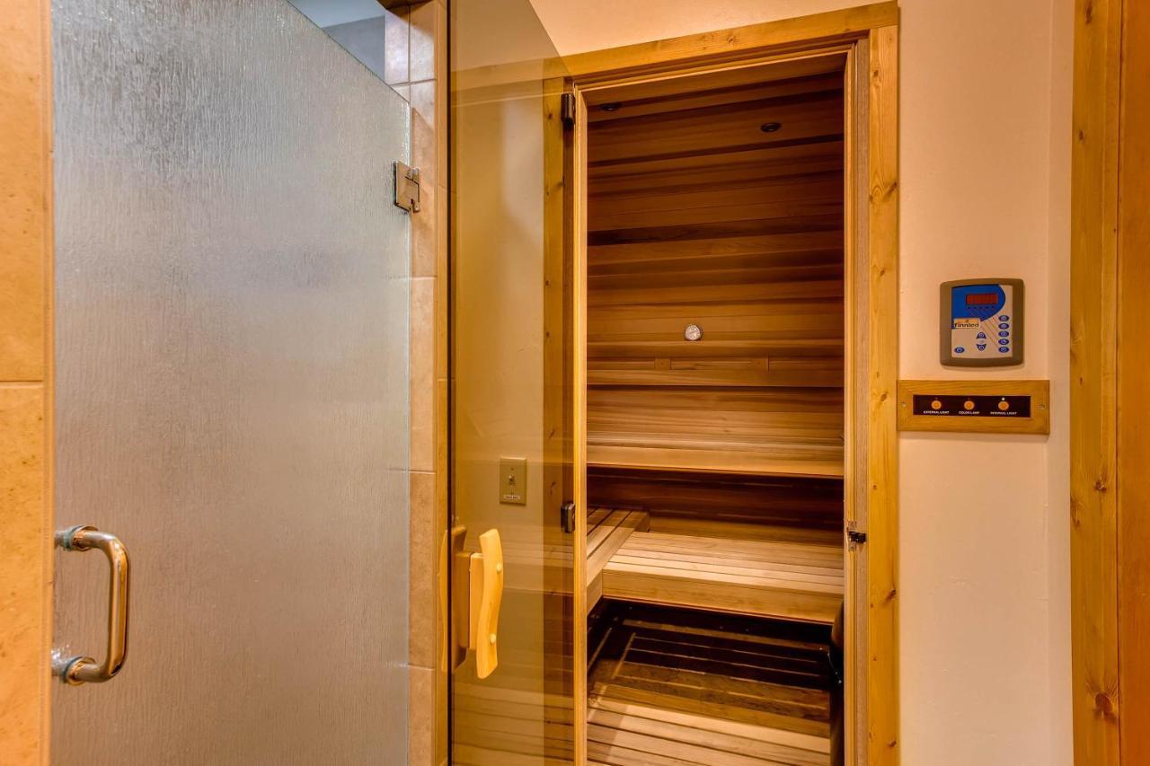 Holiday home Pure Luxury With Hot Tub, Pool Table And Sauna Wet Bar - Chessetts