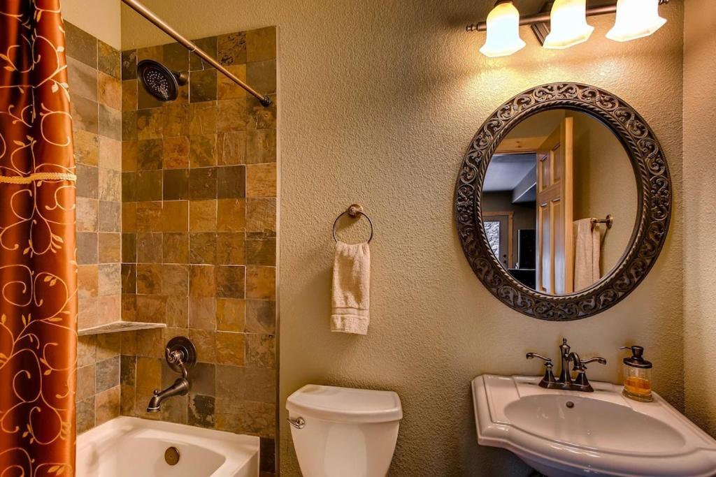Immaculate & Private Mountain With Hot Tub - Sugar Pine *