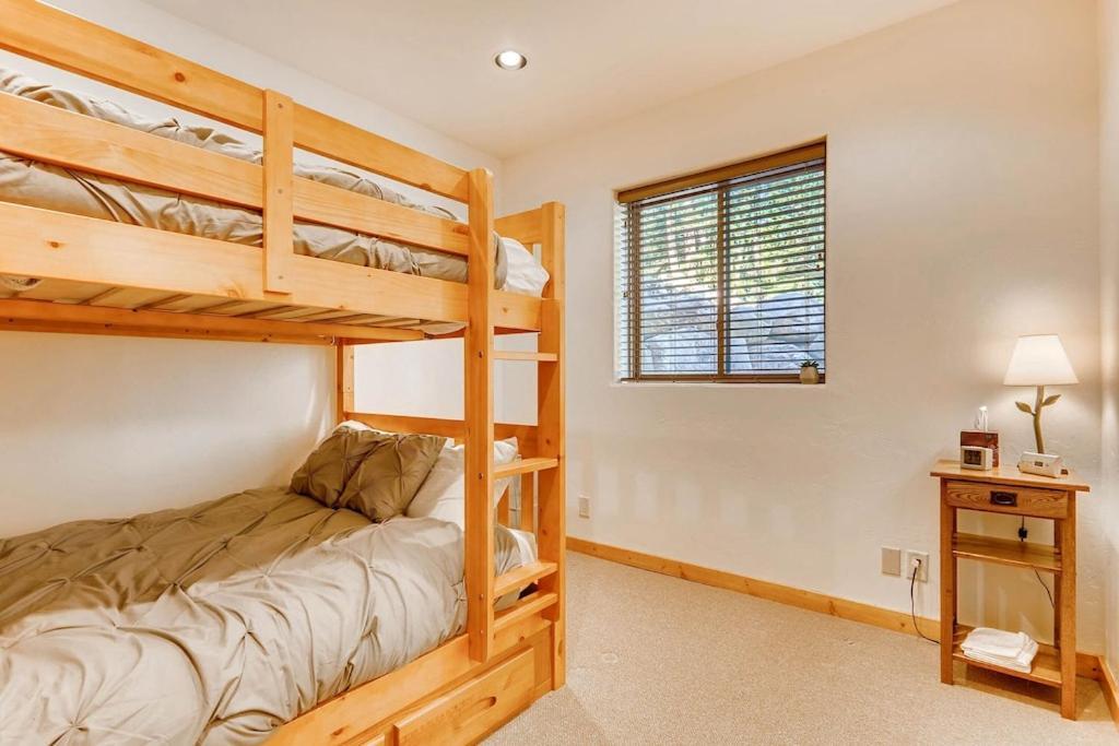 Holiday home Lovely With Great Views And Private Hot Tub - Porcupine Slopes