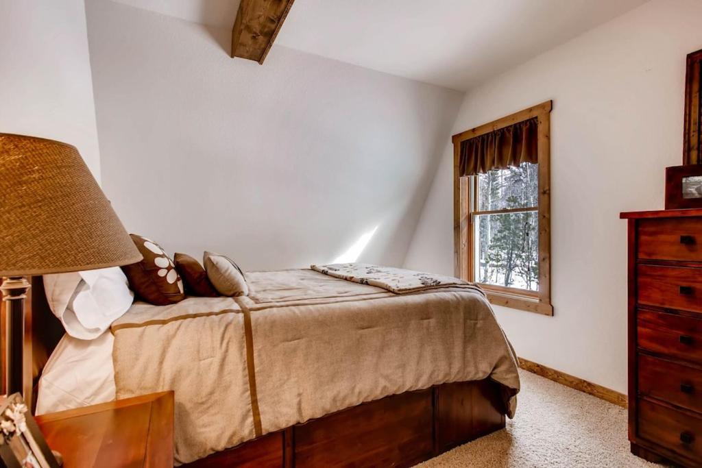 Enjoy The True Mountain Experience - Moose Creek Holiday home