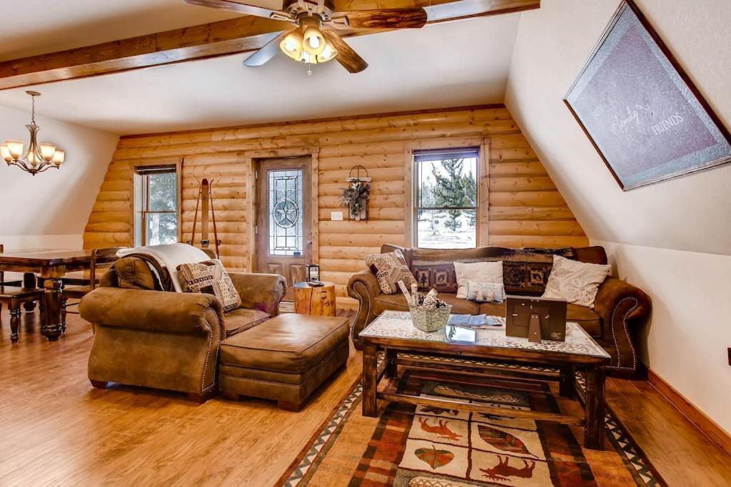 Enjoy The True Mountain Experience - Moose Creek Holiday home *