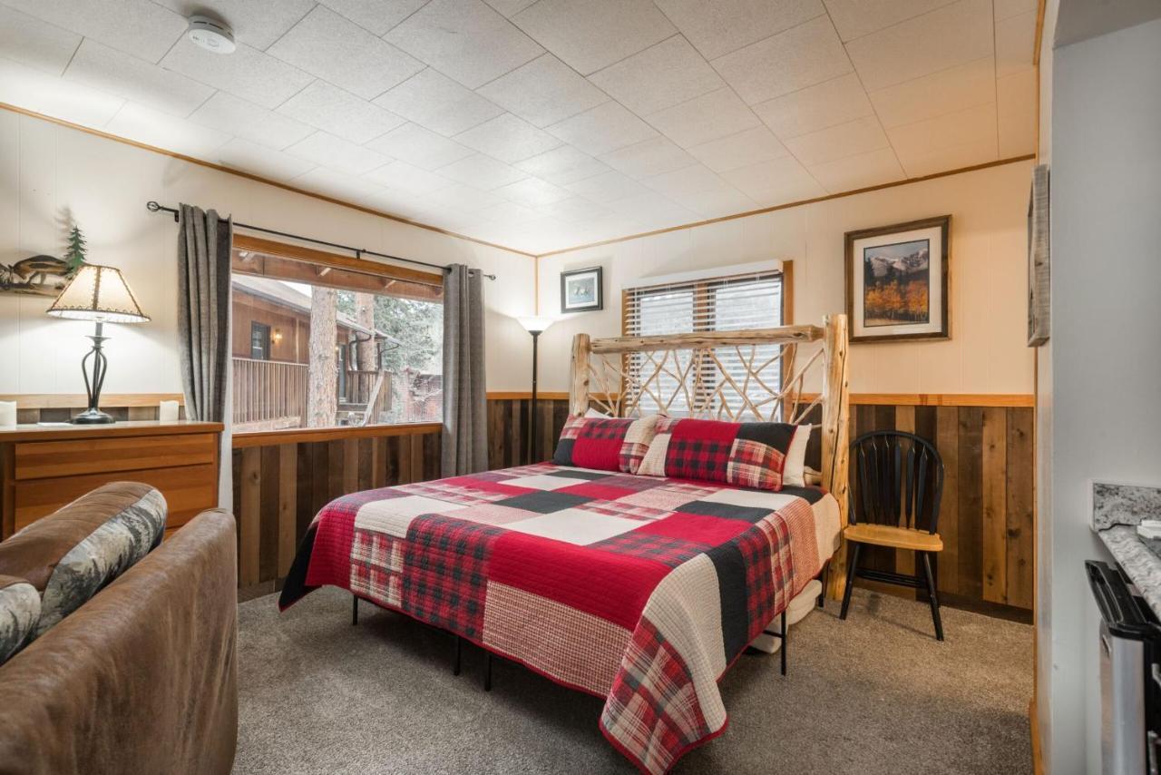 Ponderosa Hotel 2*