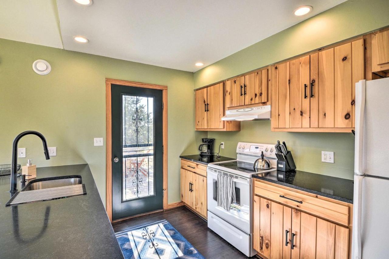 Cozy Remote Retreat • Mountain Views • Stargazing Holiday home Crestone