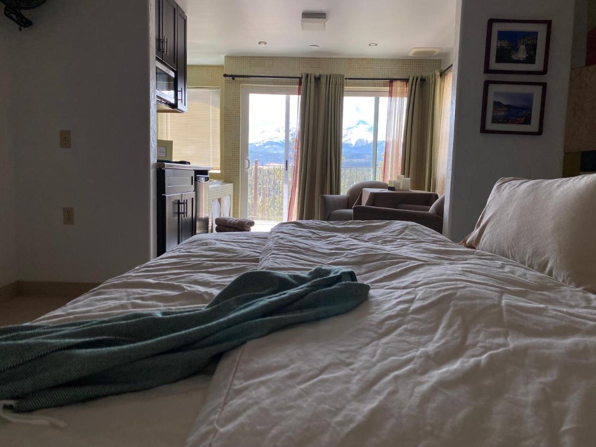 Pikes Peak Paradise Bed & Breakfast 3*