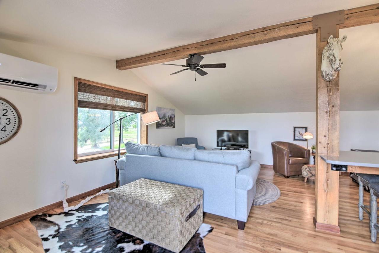 Apartment Lovely Barn Loft With Mountain Views On Horse Estate