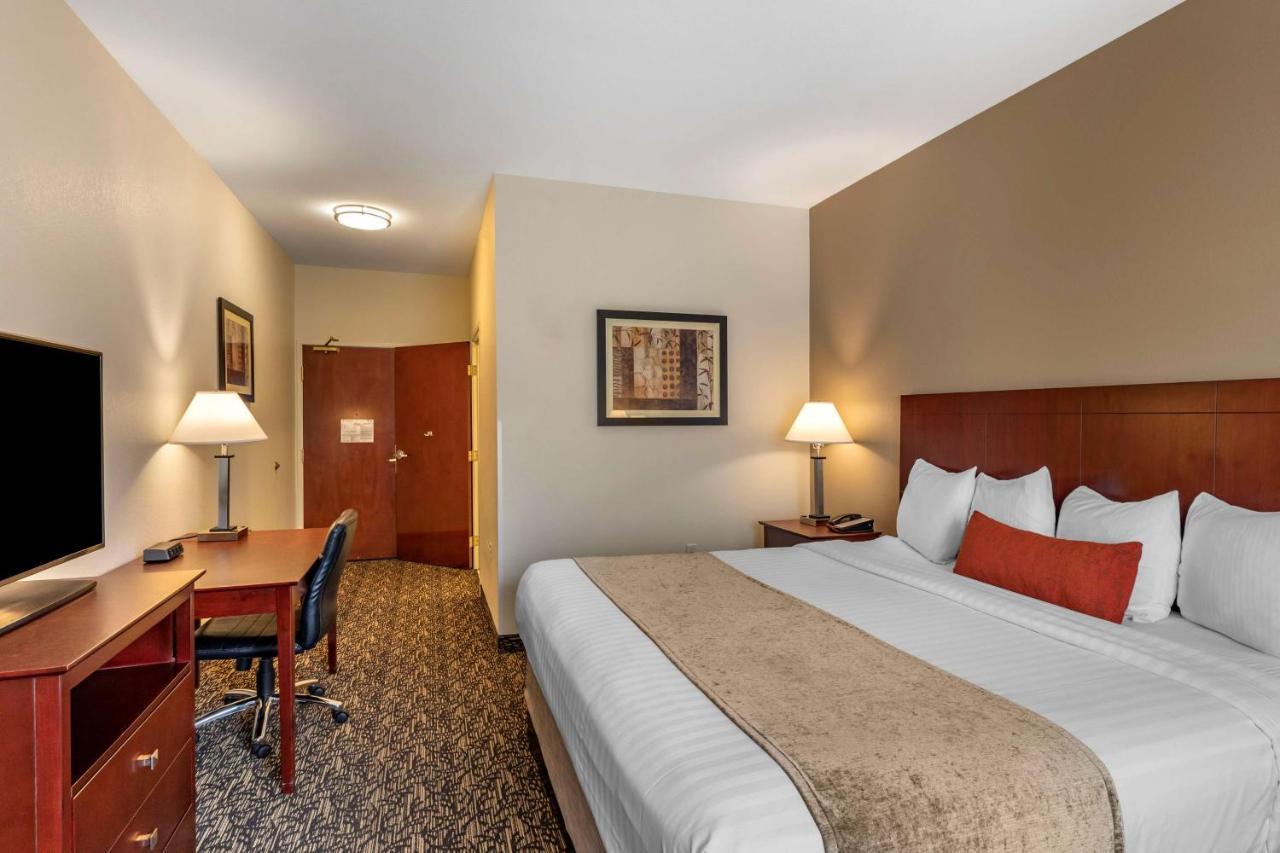 Western Boulder 3* Louisville