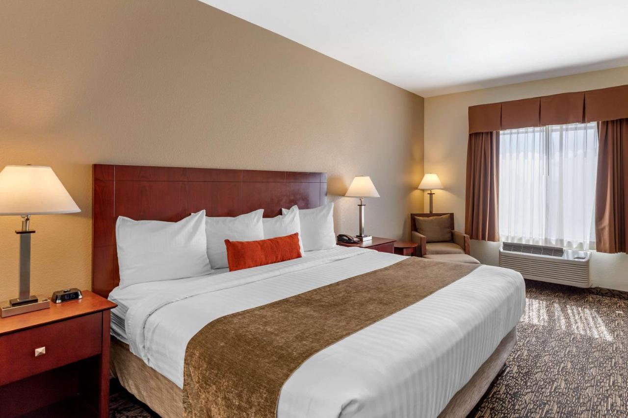 Western Boulder Hotel