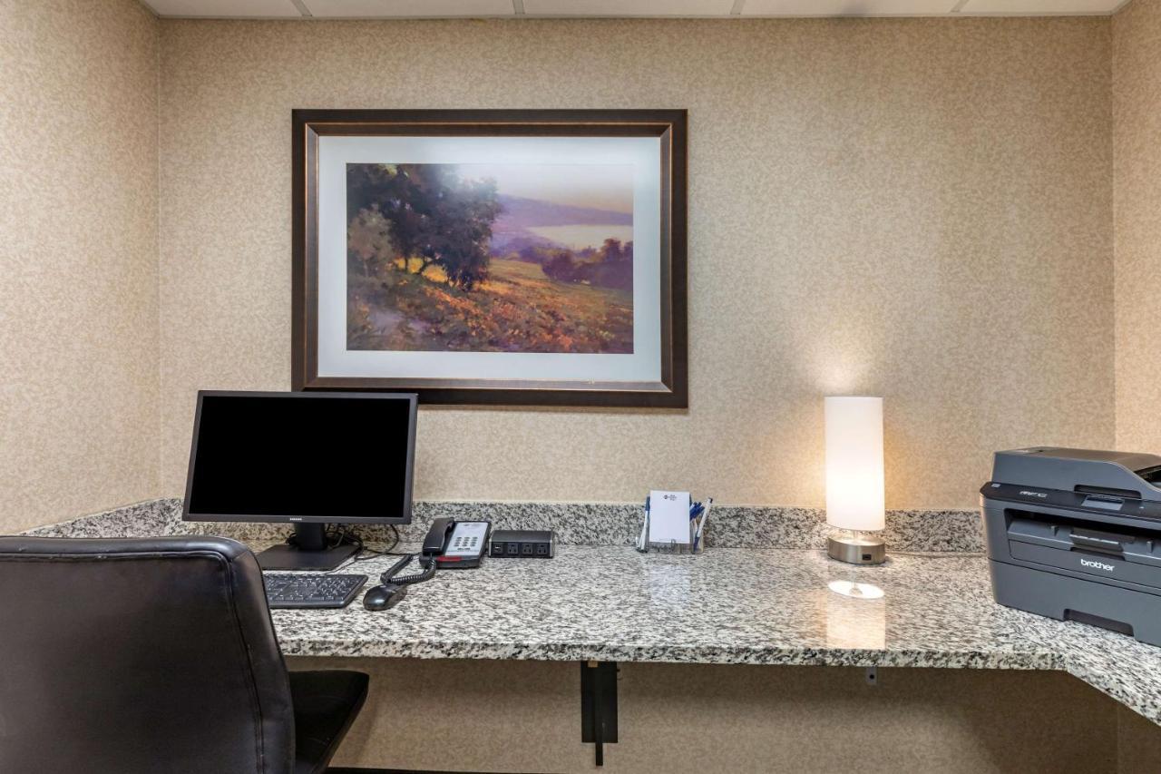 Western Boulder Hotel