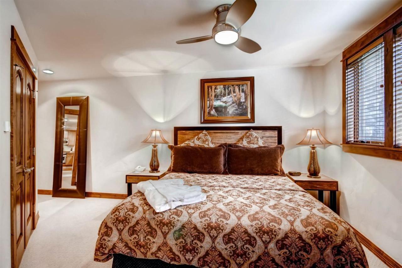 Luxury 3 Bedroom In, Out Mountain Vacation Just Steps From The Snowflake Lift *