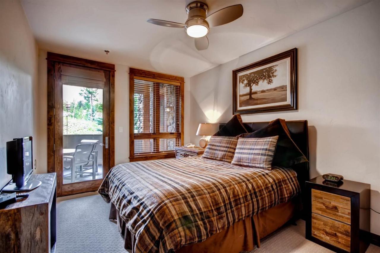Luxury 3 Bedroom In, Out Mountain Vacation Just Steps From The Snowflake Lift Apartment *