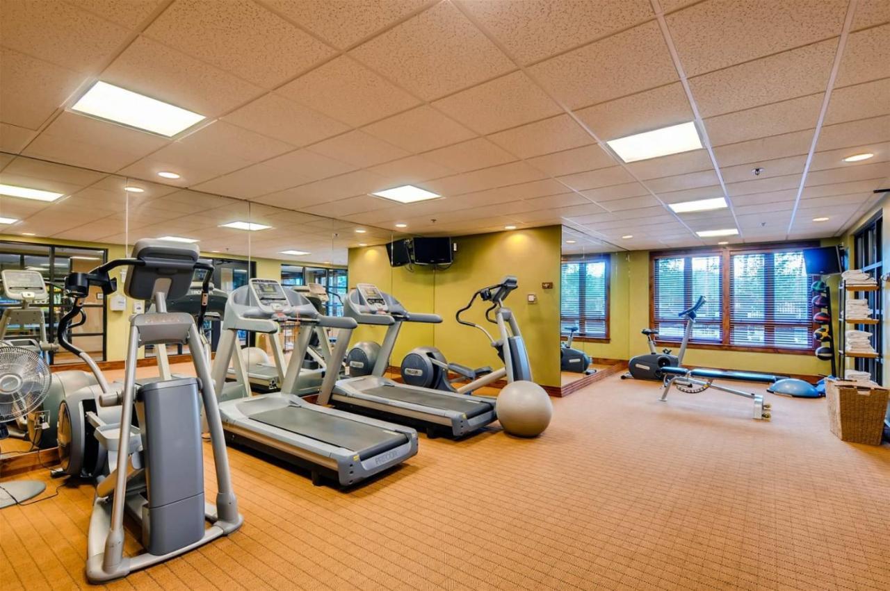 Luxury 3 Bedroom In, Out Mountain Vacation Just Steps From The Snowflake Lift Apartment *