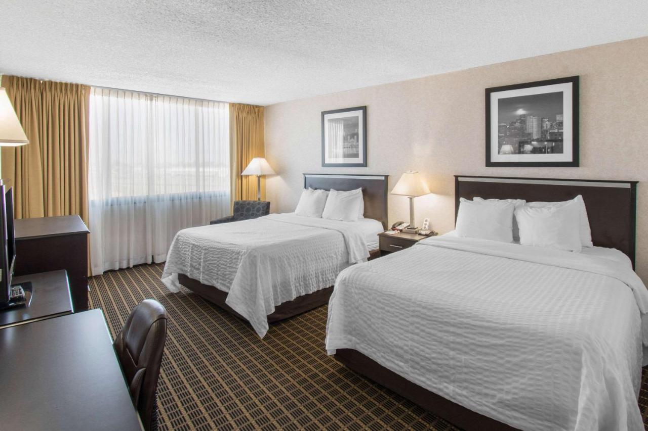 Clarion Central Hotel 3*
