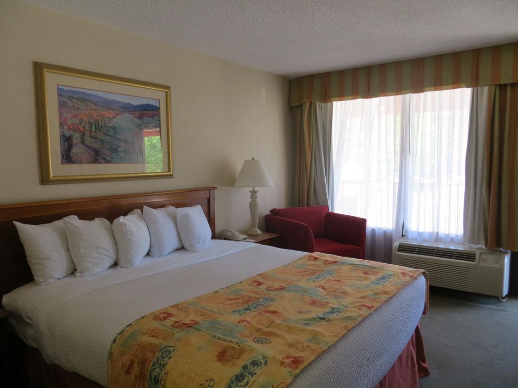 The Downtown 3*