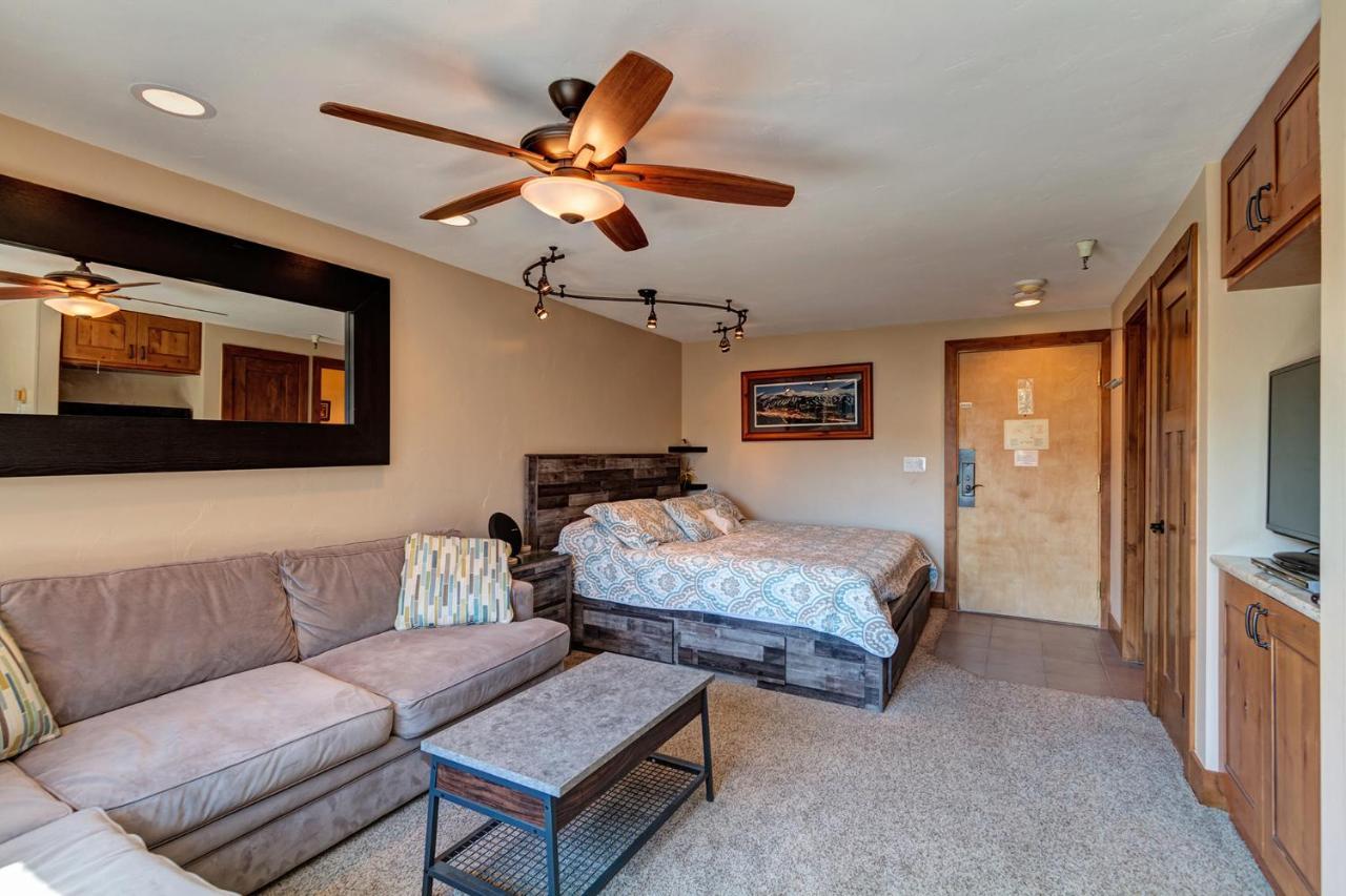 Peak 9 Of Dreams Apartment