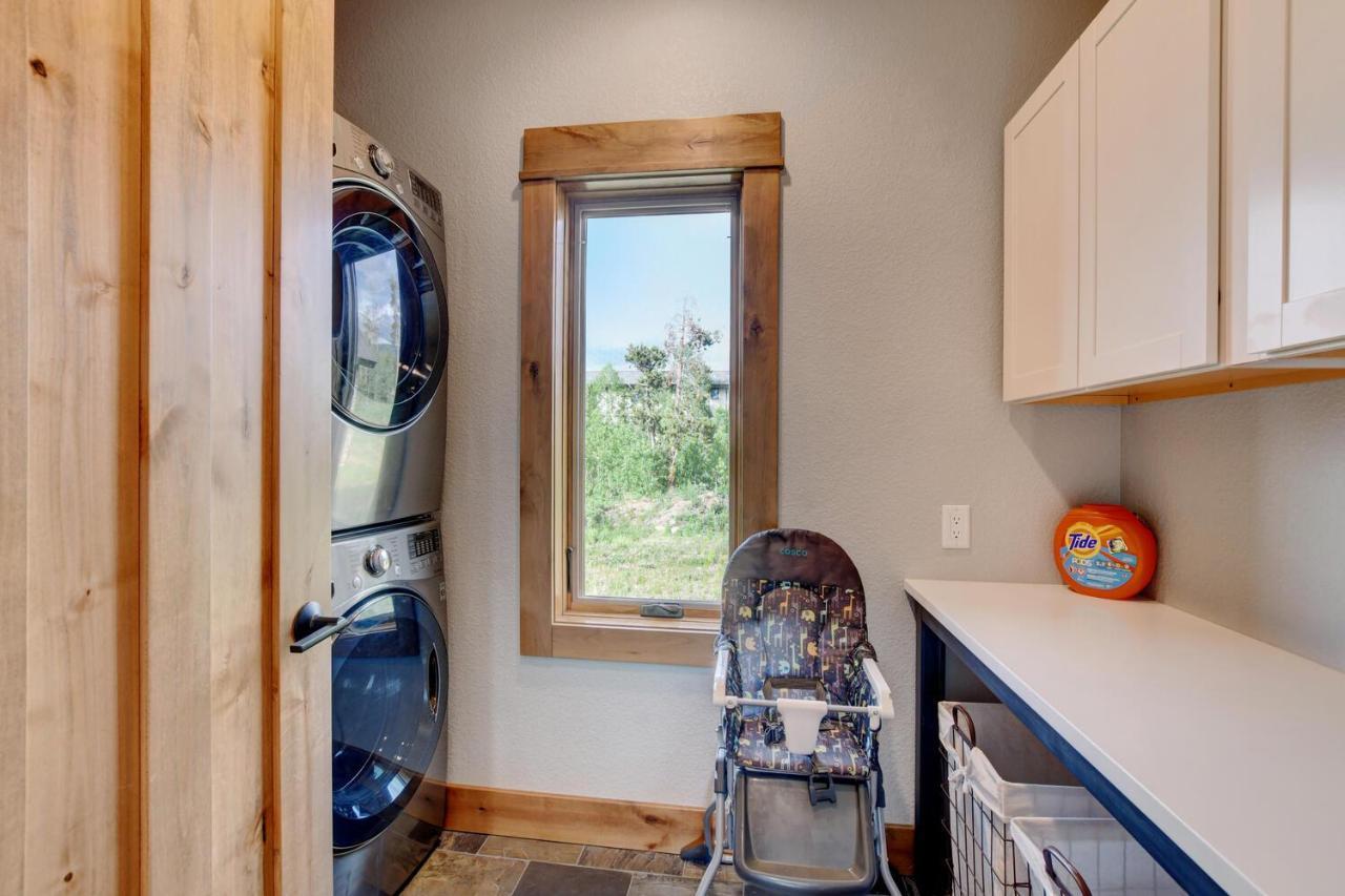 Holiday home Luxury Vista Retreat: Hot Tub & Activity Perks