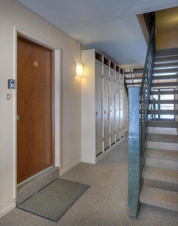 2 Bedroom Purgatory Townhome 101 *