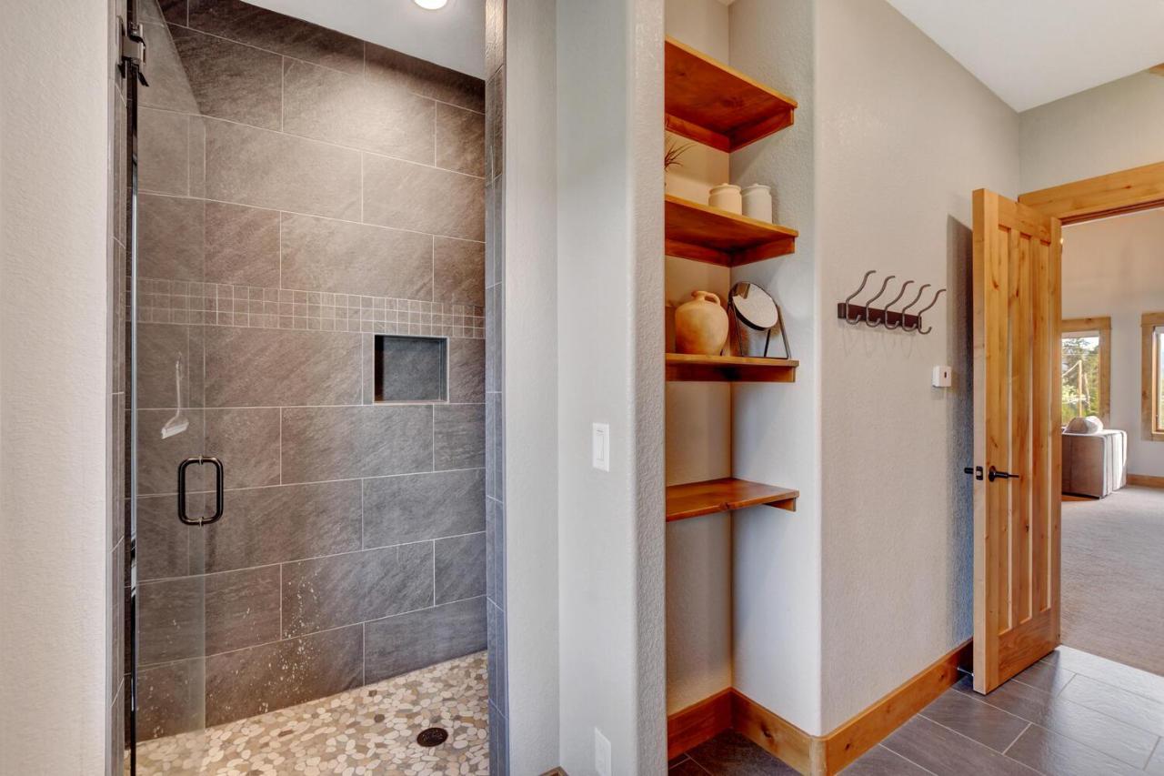 Holiday home Luxury Vista Retreat: Hot Tub & Activity Perks Fraser