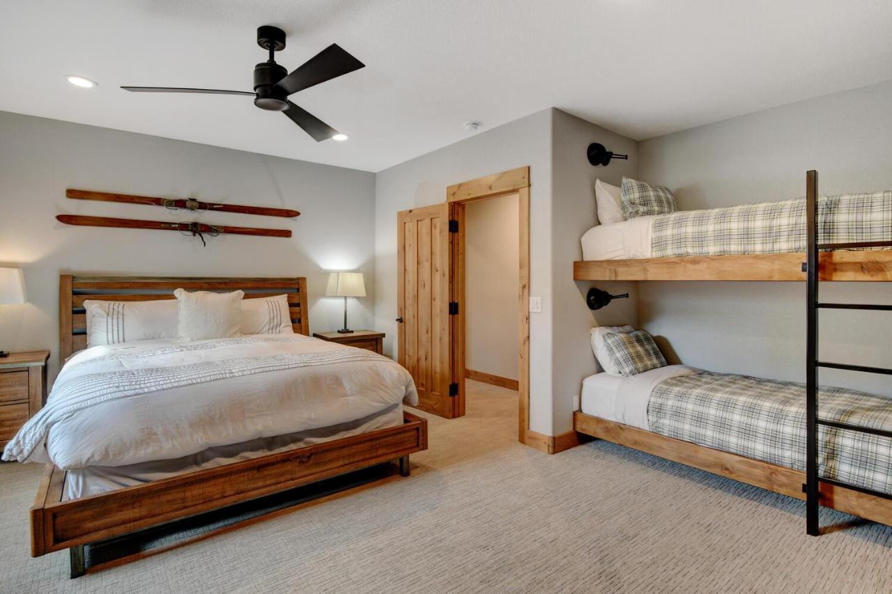 Holiday home Luxury Vista Retreat: Hot Tub & Activity Perks Fraser