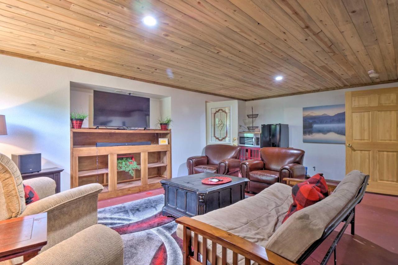Holiday home Roomy With Pool Table Ski, Hike, And Fish! *